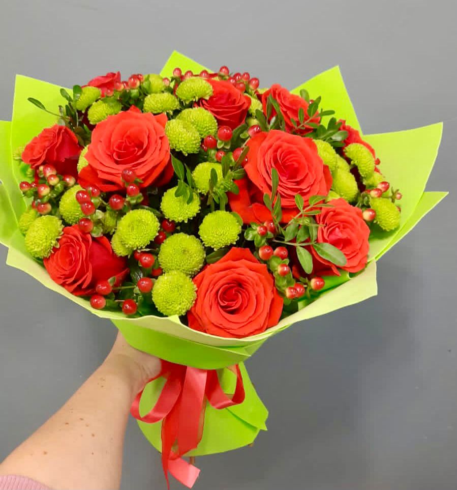 Букет цветов из: Хризантемы и Розы в Михайловске Свердловской области