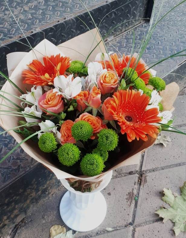 Букет цветов из: Герберы, Хризантемы, Альстромерии и Розы в Михайловске Свердловской области