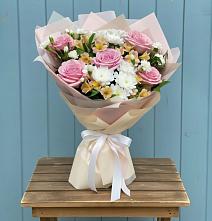 Букет цветов из:  Гвоздики, Орхидеи и Розы #REPLACE_PRED# Михайловске Свердловской области