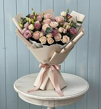 Букет цветов из:  Розы и Лизиантусы в Михайловске Свердловской области