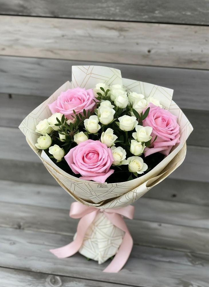 Букет цветов из: Розы в Михайловске Свердловской области