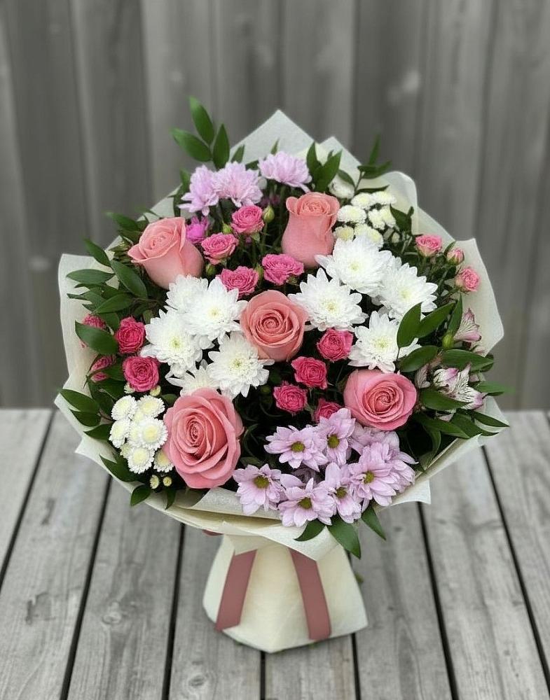 Букет цветов из: Альстромерии, Гвоздики, Розы и Хризантемы в Михайловске Свердловской области
