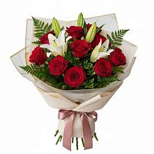 Букет цветов из:  Лилии и Розы в Михайловске Свердловской области