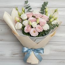 Букет цветов из:  Лизиантусы в Михайловске Свердловской области