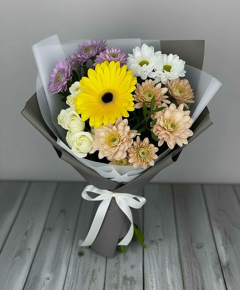 Букет цветов из: Розы, Герберы и Хризантемы в Михайловске Свердловской области