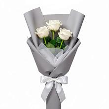 Букет 3 белые розы в Михайловске Свердловской области