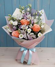 Букет цветов из:  Лизиантусы, Розы, Альстромерии и Гипсофила в Михайловске Свердловской области