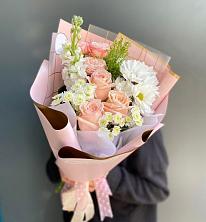 Букет цветов из:  Хризантемы и Розы в Михайловске Свердловской области