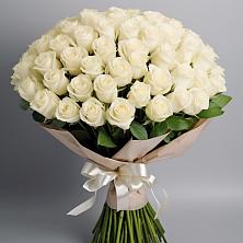 Букет 101 беля роза Белоснежка в Михайловске Свердловской области
