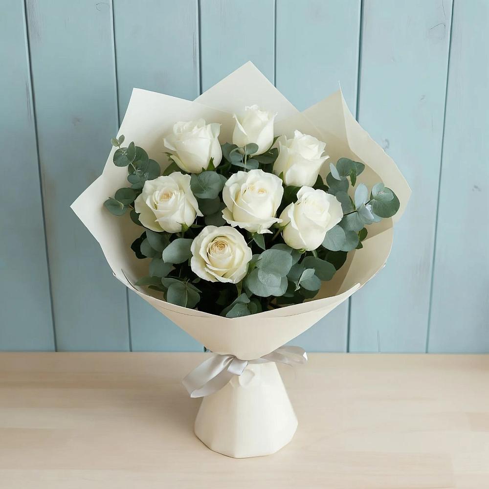 Букет Белые розы в Эвкалипте в Михайловске Свердловской области