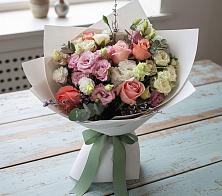 Букет цветов из:  Розы, Лизиантусы и Гвоздики в Михайловске Свердловской области