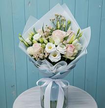 Букет цветов из:  Розы и Лизиантусы в Михайловске Свердловской области