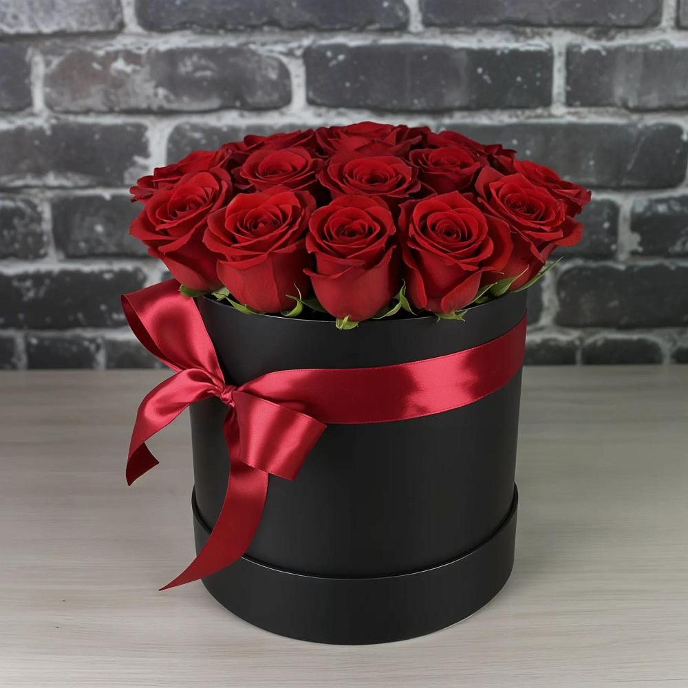 Цветочная композиция из Розы в шляпной коробке в Михайловске Свердловской области