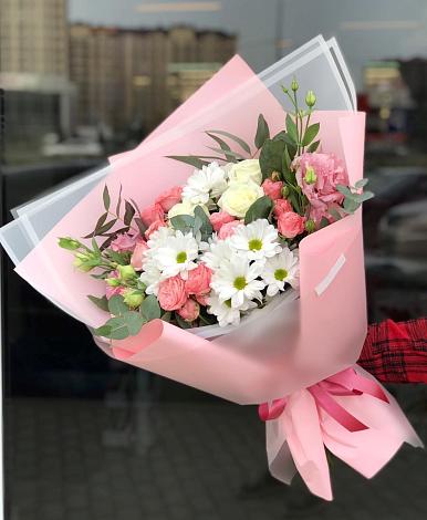 Букет цветов из: Розы, Лизиантусы и Хризантемы в Михайловске Свердловской области