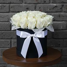 Цветочная композиция из Розы в шляпной коробке в Михайловске Свердловской области